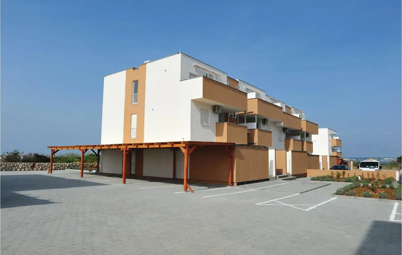 Apartment Mlasina.4 Nin 0*,
