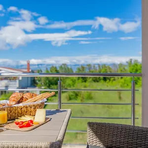 Enona Apartament